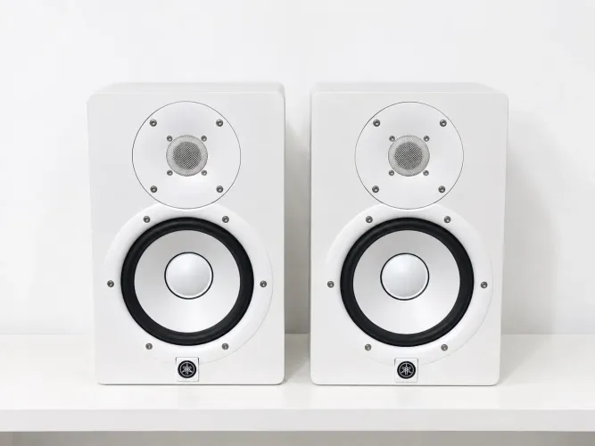 Par de Monitores de Referência Yamaha hs7 Branco