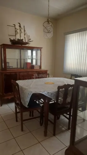 Imóvel Residencial e Comercial à Venda - 1.000 m² em Frente à Praça Central