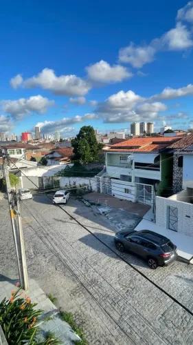 Oportunidade: 2 casas independentes em excelente localização. Aceita troca