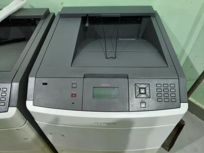 Vendo impressora corporativa Lexmark T654nd 3 bandejas