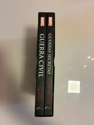 Box Marvel: Guerra Civil e Guerras Secretas (2 volumes) - Usado