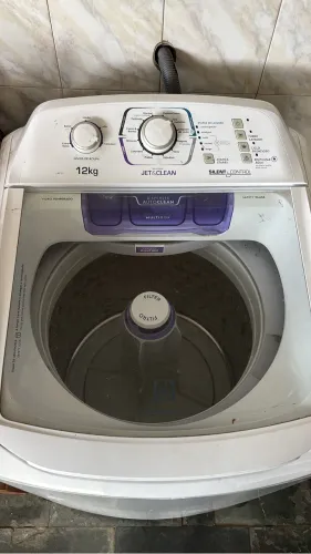 Máquina de Lavar Electrolux 12kg Branca Turbo Economia Silenciosa com Cesto Inox (LAC12)