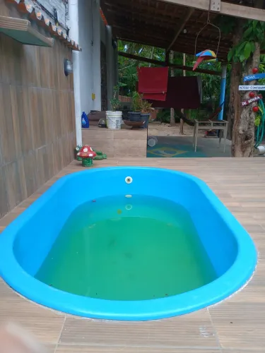 Piscina bem conservada 250×150 75 de profundidade. 