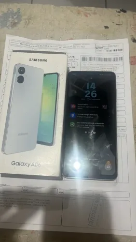 Vendo celular Samsung A06 acompanha caixa carregador e nota e funcionando perfeitamente 