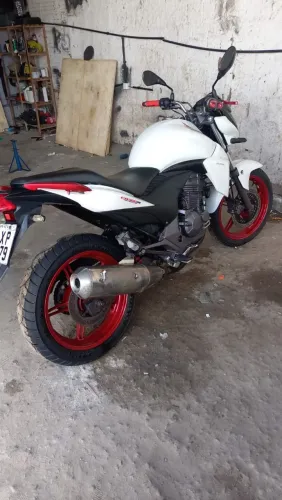 CB300 Impecável 