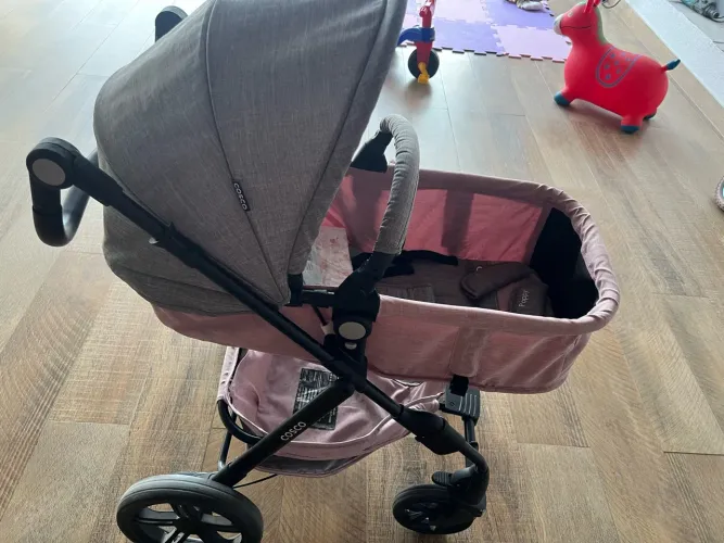 Carrinho De Bebê Cosco Kids Poppy Duo 0 A 22kg Com Bebê