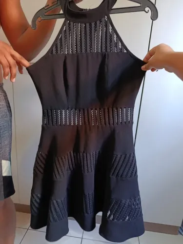 Desapego vestidos e blusas