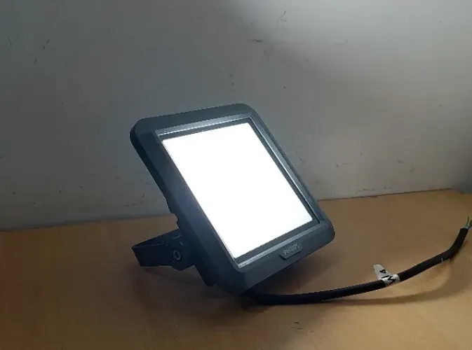 Refletor LED Philips de 20W
