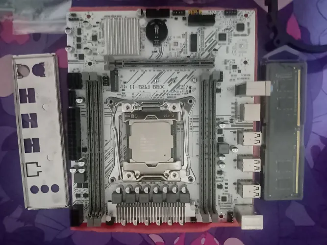 Kit X99 + Xeon E5-2630 v4 (10 núcleos/20 threads) + 8GB DDR4 2666MHz