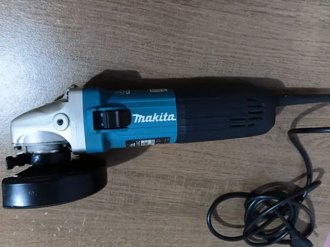 Esmerilhadeira 1400w 220v