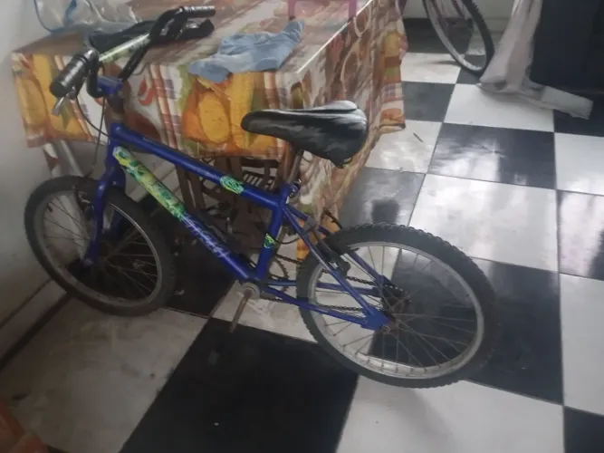 Bike Bmx Aro 20 ( pra sair logo)