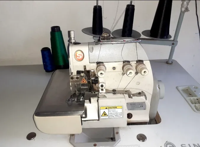 Máquina de costura overlok singer industrial