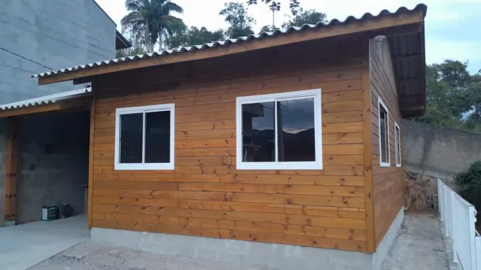 Alugo casa nova!
