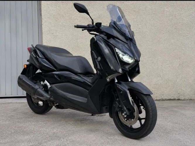 XMAX 250 ABS 2022 | Multimídia 8" | Michelin City Grip 2 | Revisada