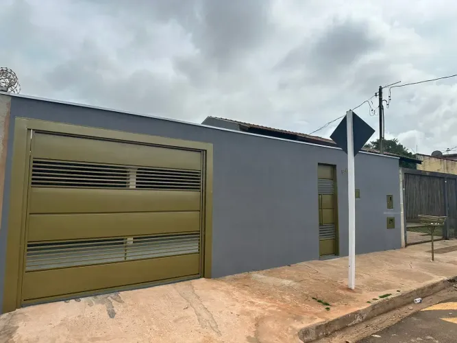 Imóvel para aluguel possui 80 metros quadrados com 3 quartos