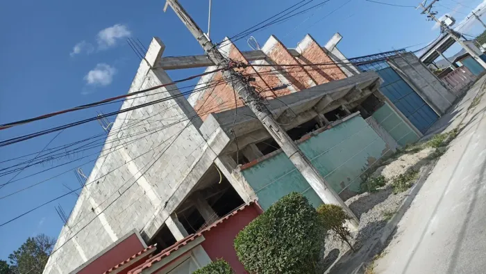 Alugo galpão na entrada de queimados