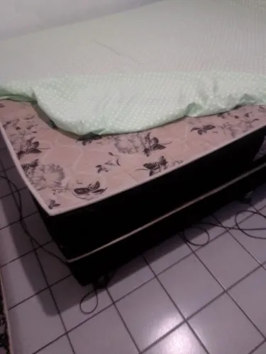 Cama box casal, só a cama