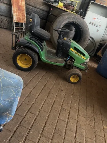 TRATOR CORTADOR DE GRAMA JONH DEERE PARA RETIRADA DE PEÇAS 