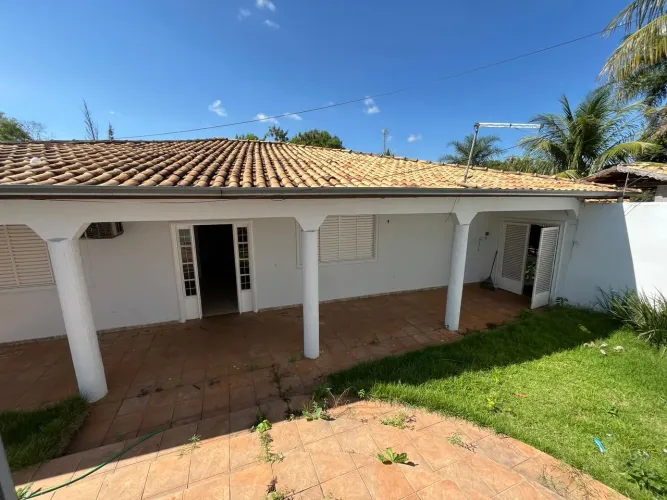 UM TERRENO COM DUAS CASAS 5.600M² VILA MORAIS GOIÂNIA GO