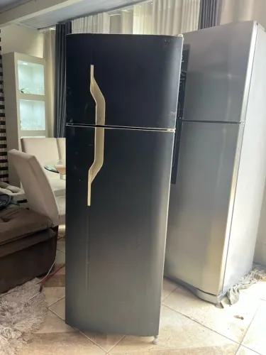 Geladeira Frost Free com água na porta( entrego e dou garantia)