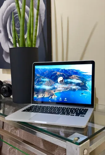 Apple MacBook Pro 15 SSD 8gb