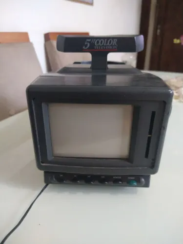 Mini tv colorida Rodstar