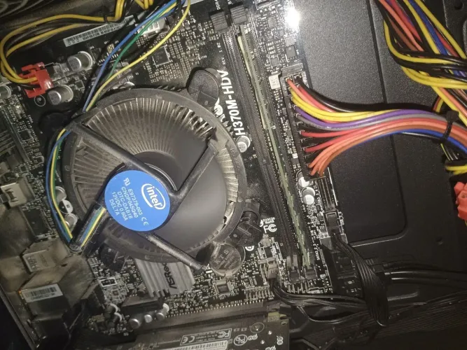 Placa mãe ASRock H370M-HDV + processador i3 9100f