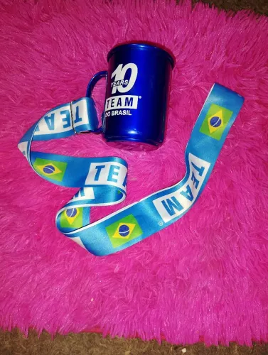 Caneca com colar para beder