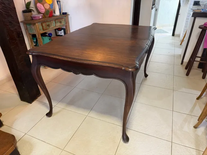Mesa de jantar colonial vintage pé de bailarina