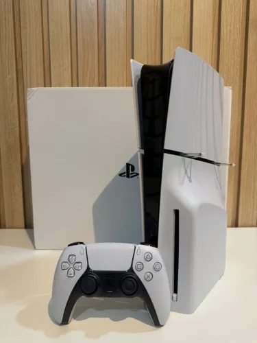 PlayStation 5 Slim c/leitor - PERFEITO ESTADO