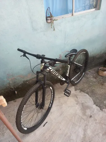 BICICLETA ARO 29 COM DEFITO NO CUBO TRASEIRO E NO PEDEVELA apenas 5 meses de uso!!!!!!