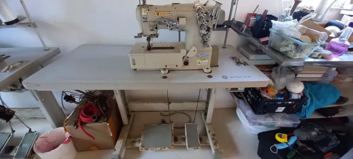 Maquina costura galoneira singer semi- industrial 