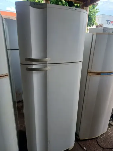 Geladeira electrolux completa, pego a sua geladeira danificada, entrego 