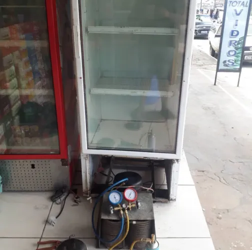 Manutenção em geral de geladeiras, expositor,freezers, máquina de lavar.