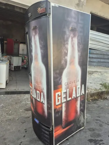 Expositor Cervejeiro Metalfrio 570L novo funcionando