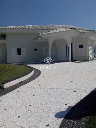 Imponente residência de alto padrão em condomínio no Parque Village Castelo em Itu-SP: 4 q