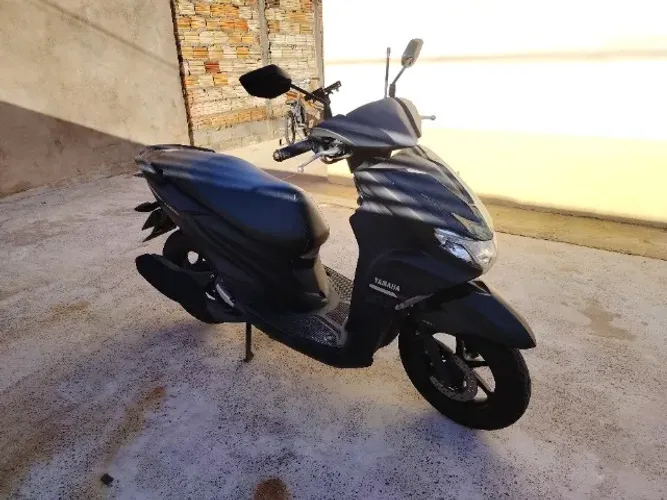 Vendo Yamaha Fluo 2025.