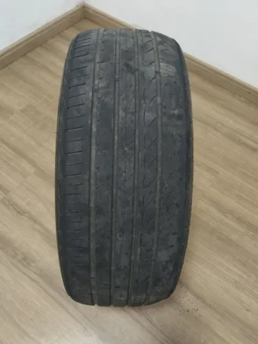 Pneu delinte 215/45/18