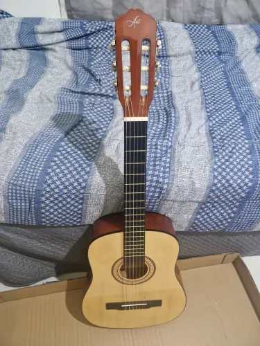 Violão de nylon da Art com capa protetora para transporte