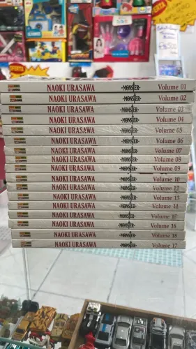 COLEÇÃO COMPLETA MANGA MONSTER - NAOKI URASAWA (17 VOLUMES QUASE TODOS LACRADOS)