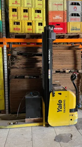 VENDE-SE Empilhadeira PALETEIRA MS16 AC BR