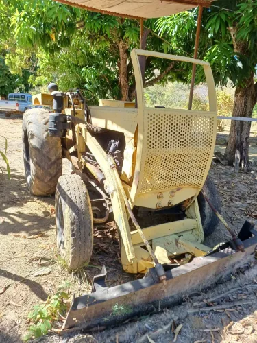 Trator cbt 2105