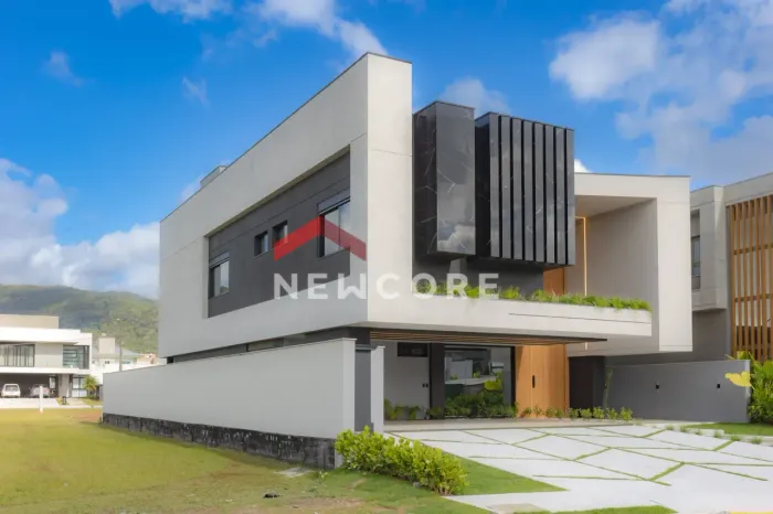 Casa de condomínio em Rua Ivo José Rebello, 610 - Santa Regina - Camboriú/SC