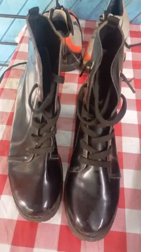 Chuteira número 37 bota número 36 bairro laguinho *63