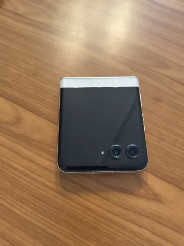 Motorola Moto Razr60 - Novo