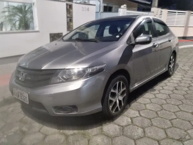 Honda City Sedan Sport 1.5 Flex 16V 4P Mec. 2014