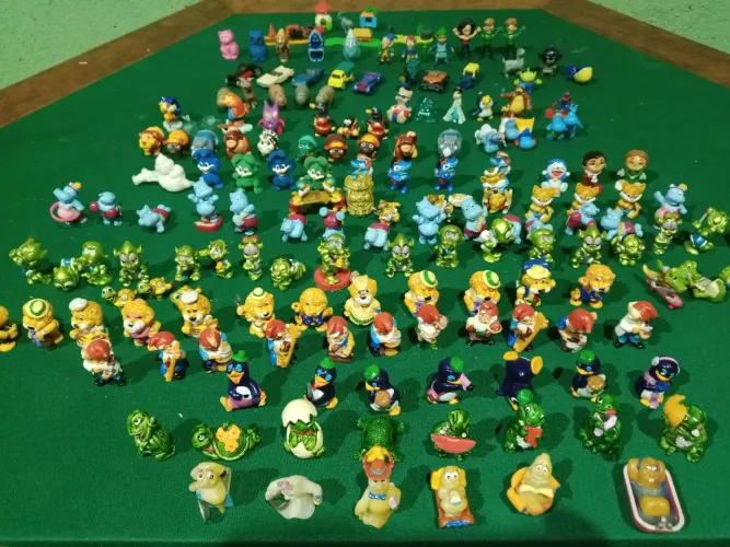 Lote de Kinder ovo antigos 