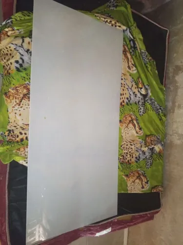 Vendo vidro de mesa de seis cadeiras de 2 metros