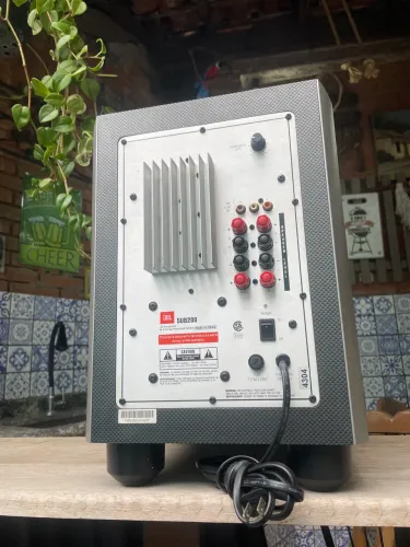 Sub JBL 200