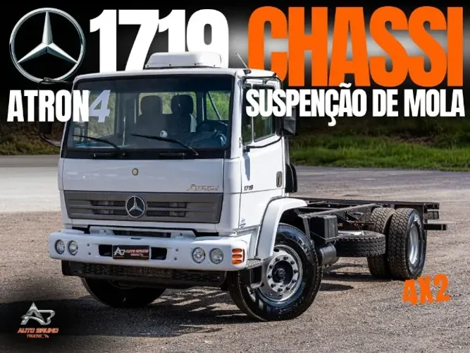 MB 1719 2014 - Bancos e Forros em Courino + Freio Motor + Baixa KM